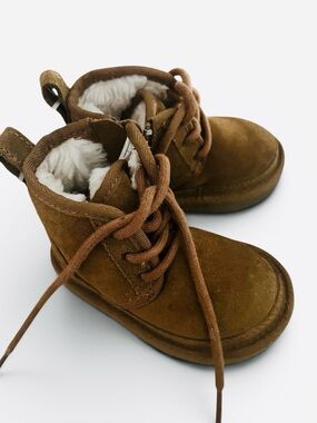 UGG Kids Chestnut Lace-Up Shearling Boots